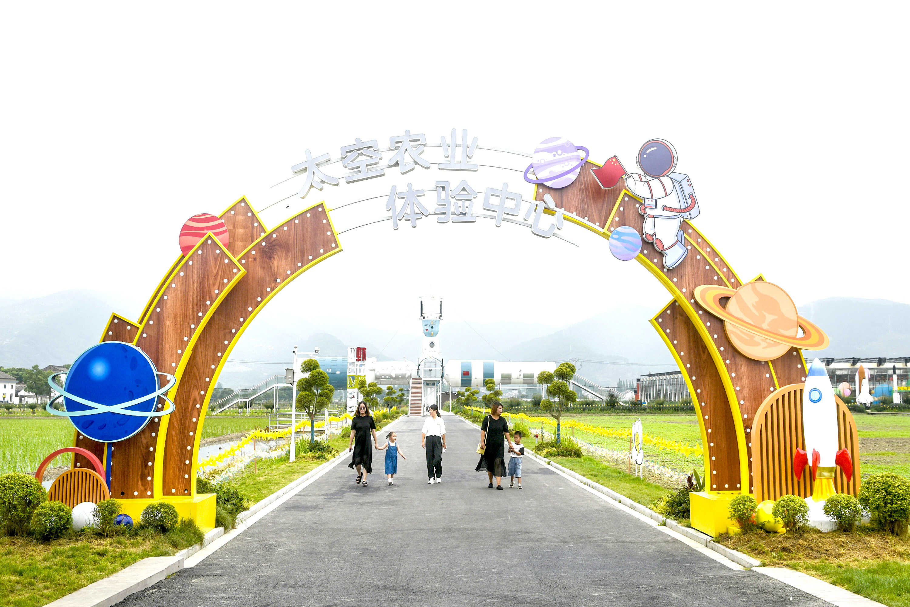 浙江宁波:“太空农业”播种航天梦4739316532049466838.jpg