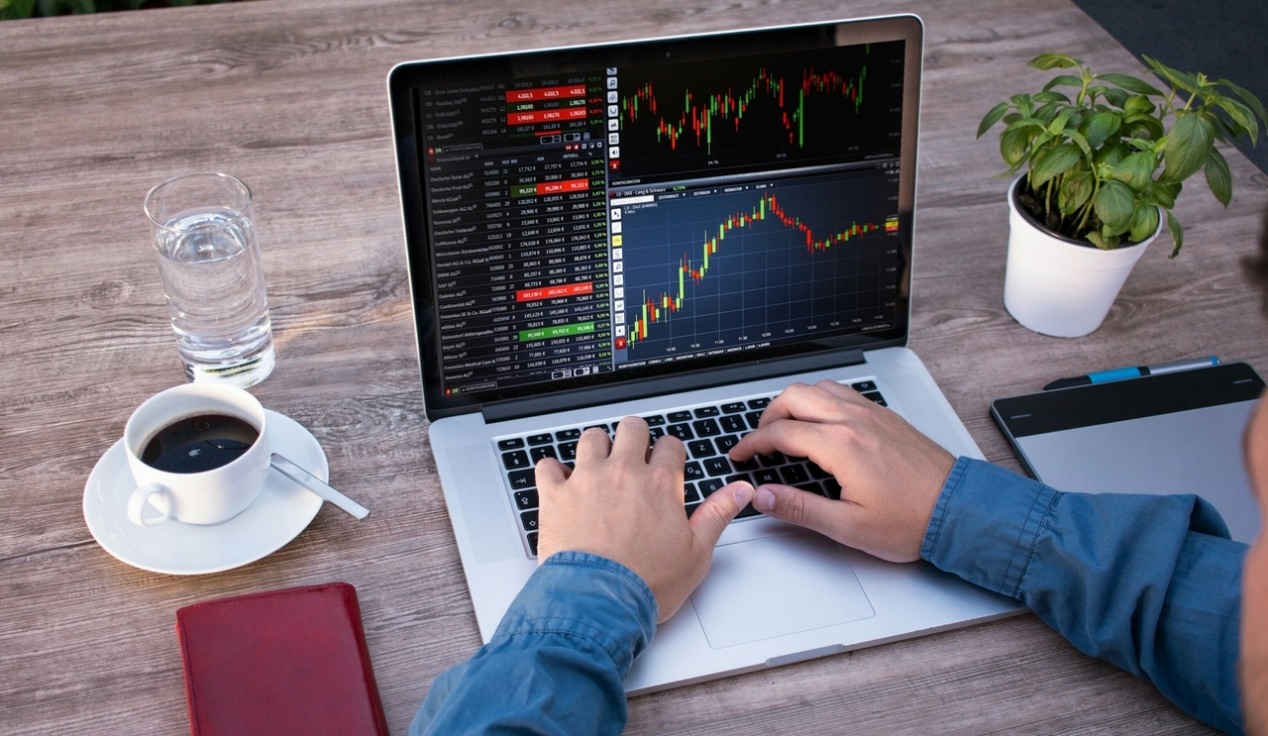 5 Crucial Steps of Starting Your Own Online Trading Business - BizWitty