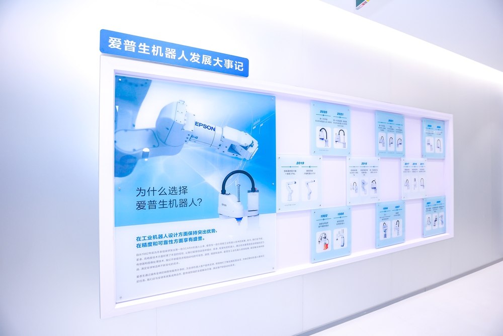 冰箱门上贴着海报

AI 生成的内容可能不正确。